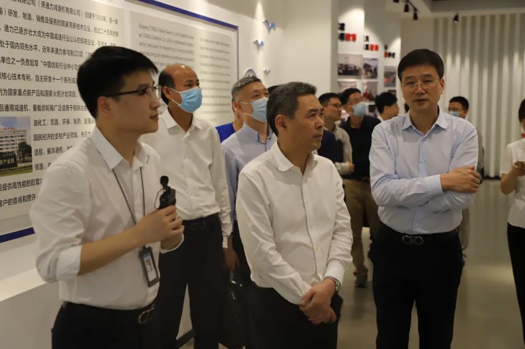 瑞安市人大常委會主任應(yīng)?？艘恍猩W臨通力科技調(diào)研